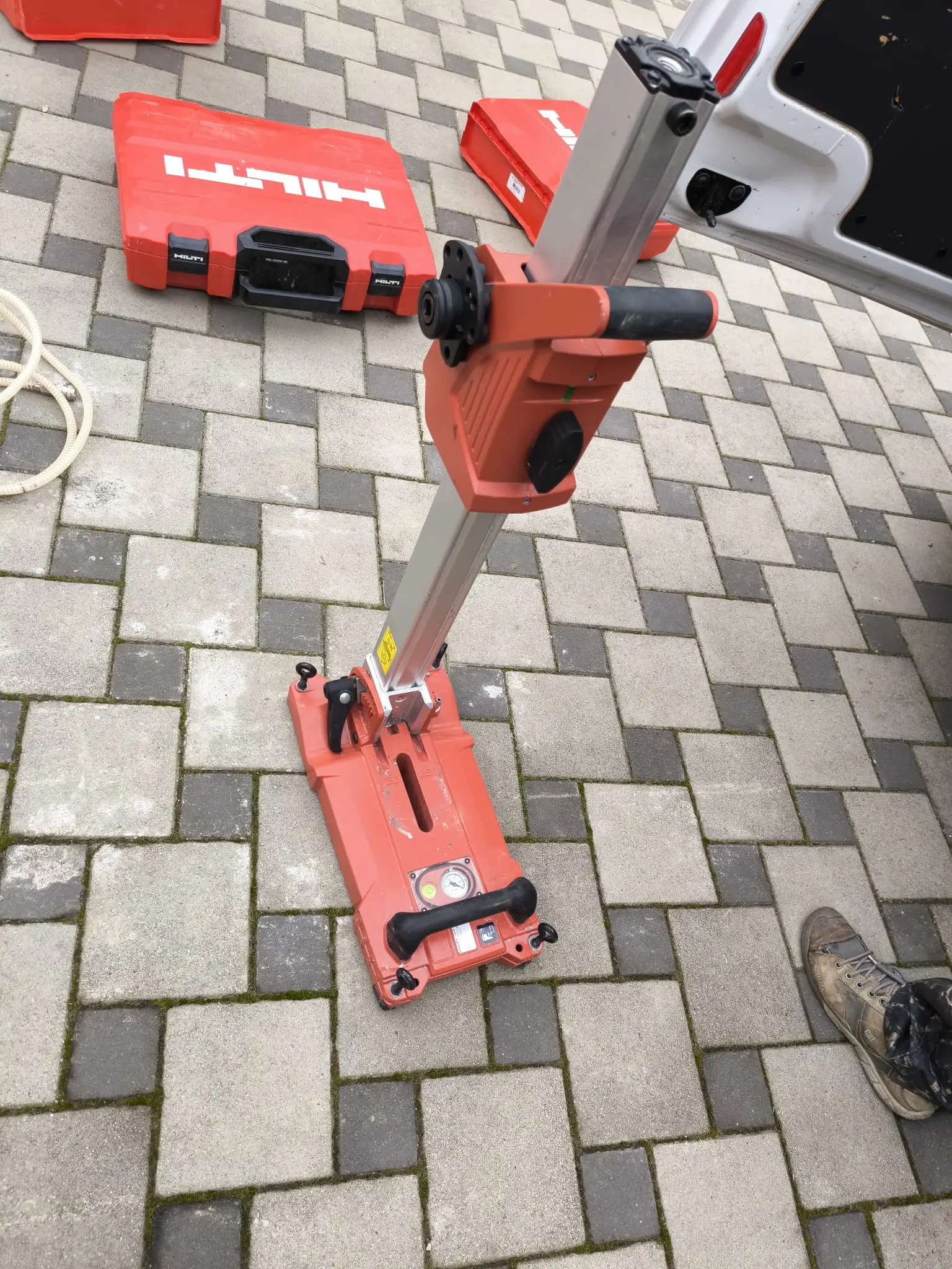 Hilti oprema